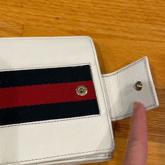 Gucci White leather wallet with Red and blue Stripe - Picture 6 of 12